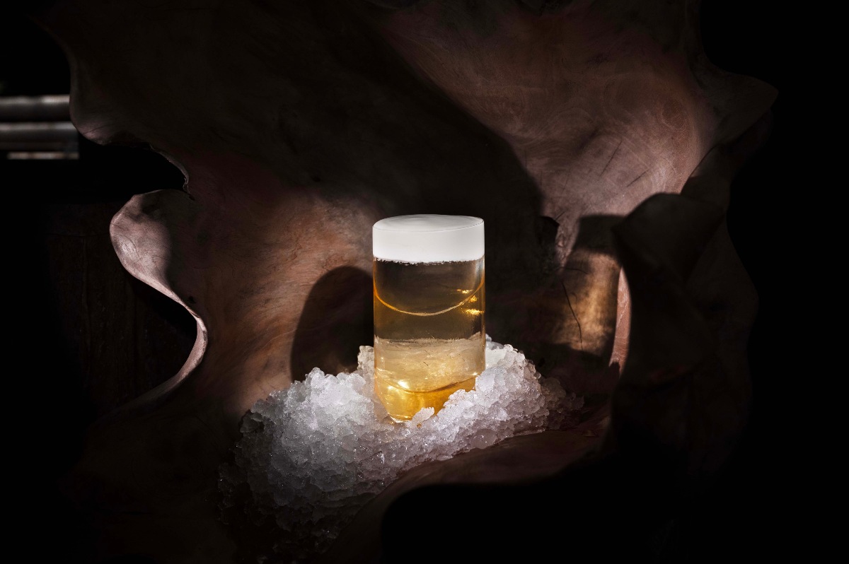 n The St. Regis Mexico City, el legendario King Cole Bar estrena una nueva colección de cocteles de autor, diseñada por Juan Miranda, Bar Manager del hotel y referente de la mixología latinoamericana.