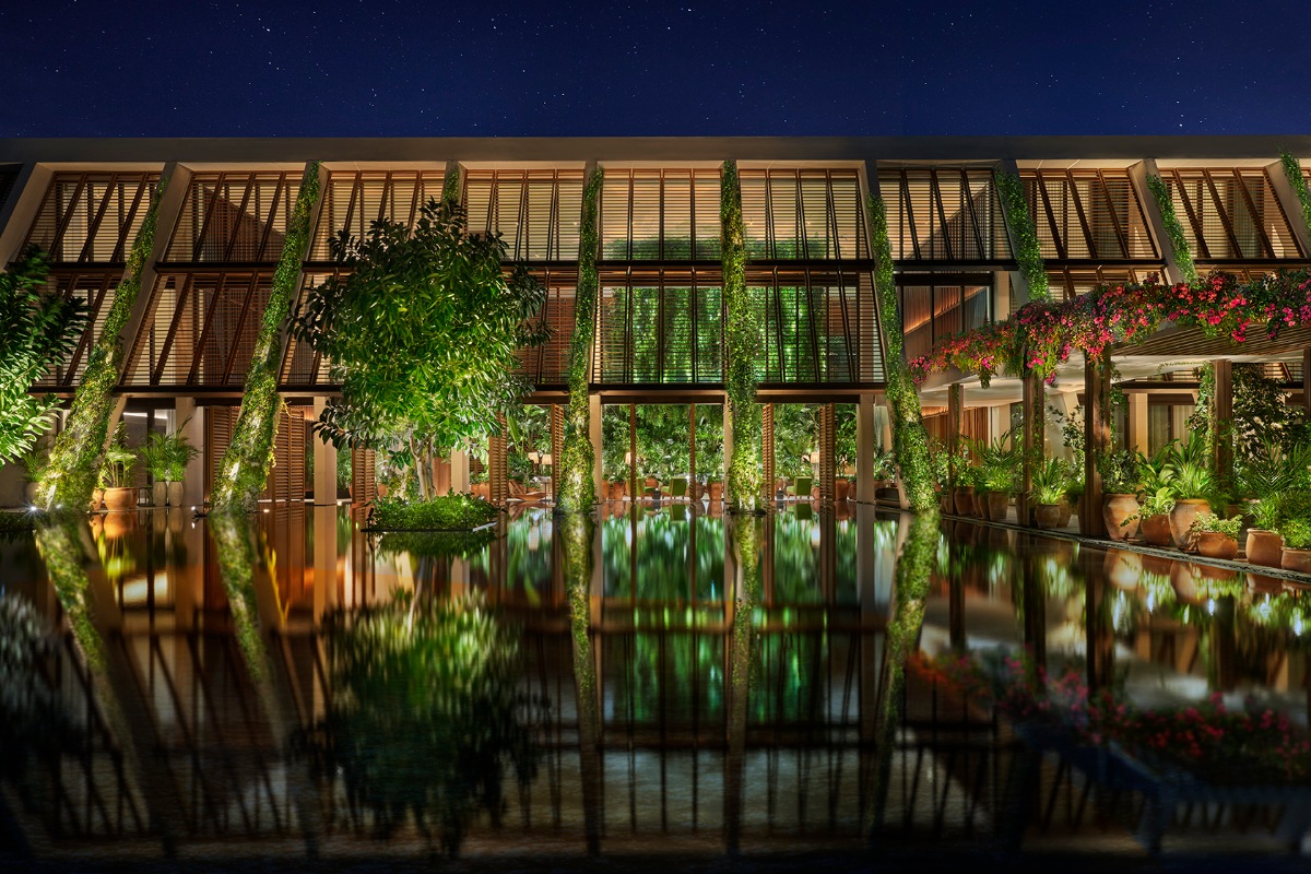 — El próximo viernes 12 de septiembre, el restaurante KI’IS en The Riviera Maya EDITION at Kanai abrirá sus puertas para recibir a tres de los chefs más reconocidos de Latinoamérica en una experiencia gastronómica única: Six Hands Dinner. Será una noche para descubrir nuevos sabores, celebrar la creatividad y disfrutar de la cocina contemporánea en su máxima expresión.