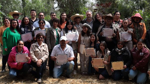 La cita será el miércoles 19 de noviembre en el Ex Convento de San Hipólito, a las 8pm. Es una cena semi formal que nos conecta con la tierra, los saberes ... $2,800.00
