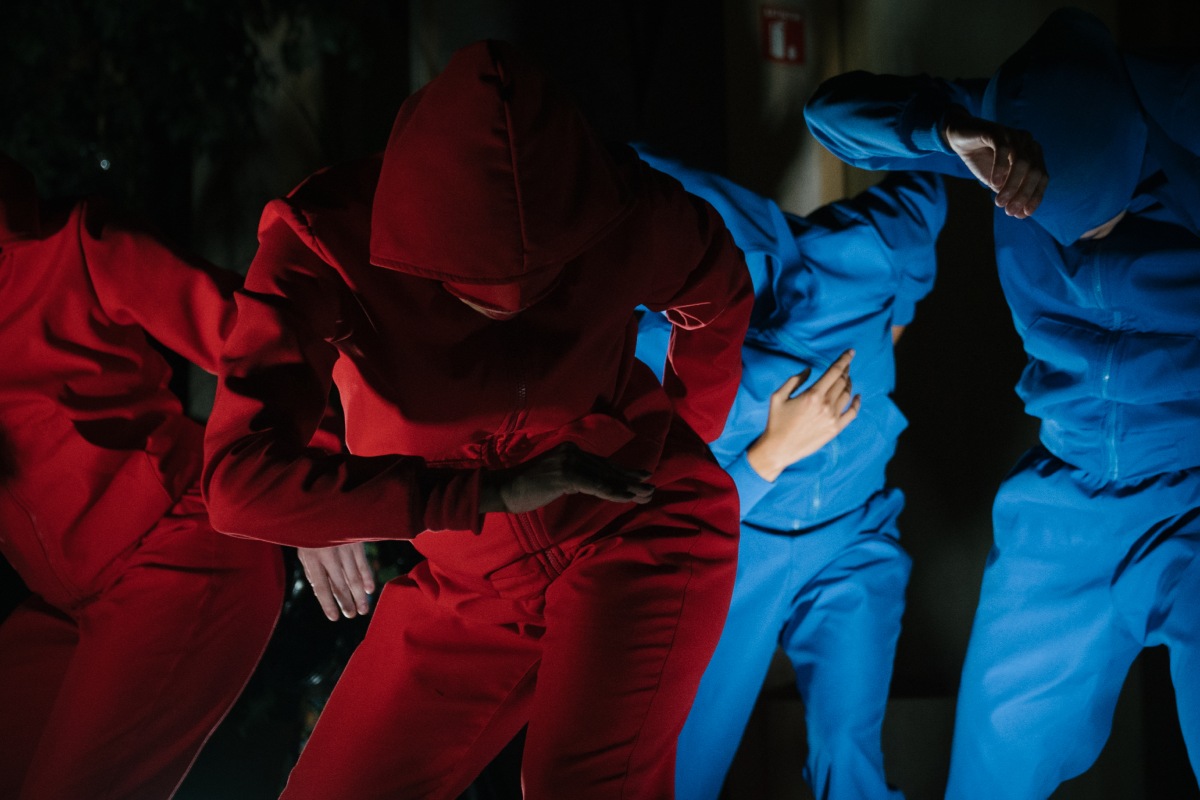 Con DINAMISMOS, Ling Ling reafirma su compromiso con el arte contemporáneo, ofreciendo su espacio como plataforma para artistas emergentes y propuestas disruptivas que conectan con nuevas formas de expresión y diálogo cultural.